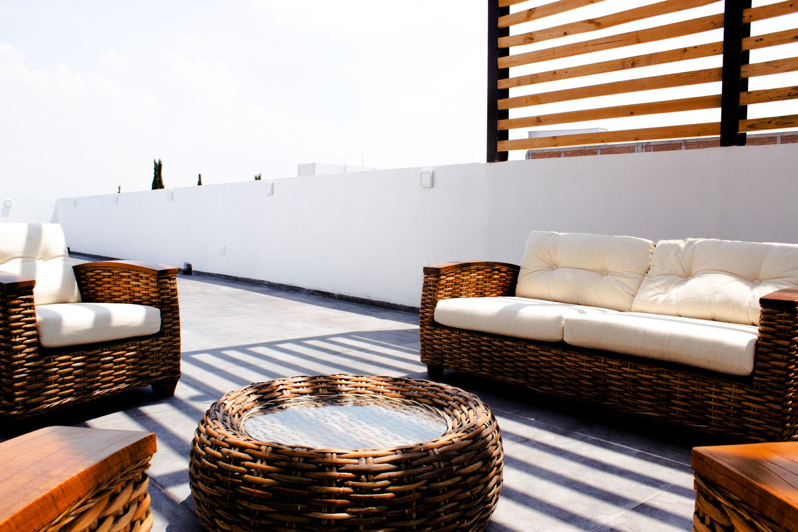 Havemøbler: Polyrattan, teak eller aluminium?
